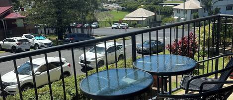 تناول الطعام بالخارج