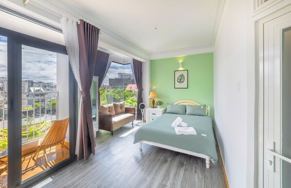 Kahden hengen panoraamahuone | Työpöytä, kannettavalle tietokoneelle sopiva työtila