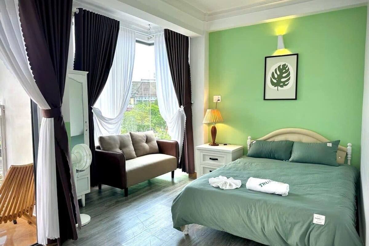 Panoramic Double Room | Desk, laptop workspace