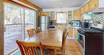 Spacious, rustic home with modern appliances, arcade games, & dog friendly