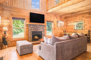 TV, fireplace