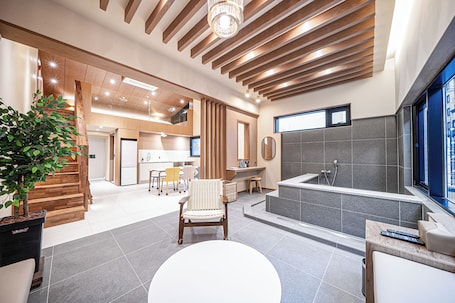 Signature Duplex | 1 bedroom, desk, laptop workspace, free WiFi