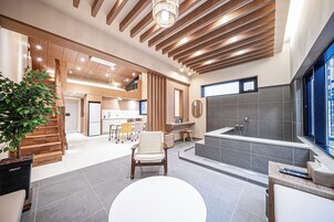 Signature Duplex | 1 bedroom, desk, laptop workspace, free WiFi