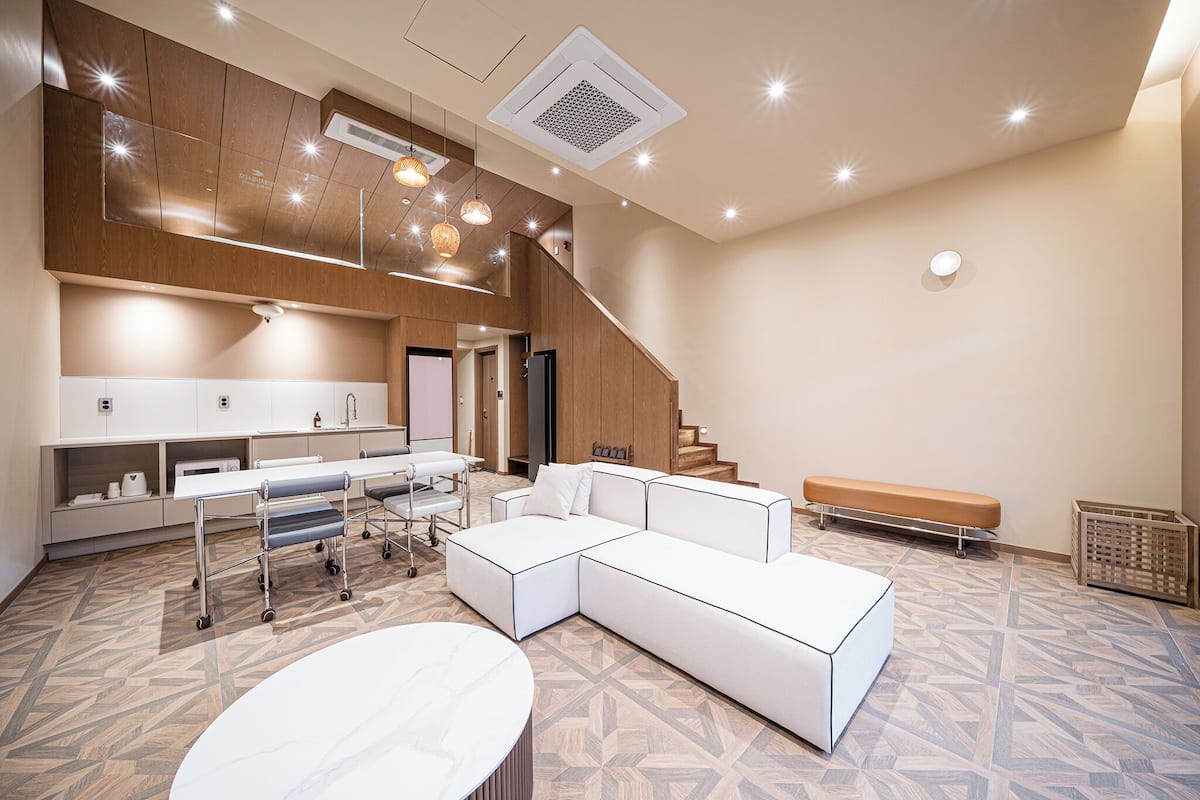 Signature Duplex | 1 bedroom, desk, laptop workspace, free WiFi