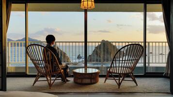 Traditional Triple Room, Non Smoking, Ocean View | Down comforters, in-room safe, free WiFi