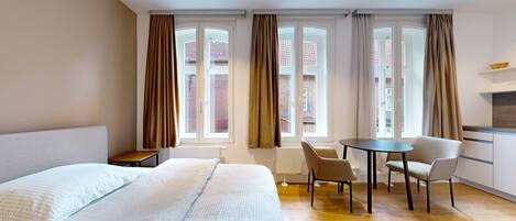 1 bedroom, internet, bed sheets