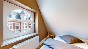 1 bedroom, desk, iron/ironing board, Internet