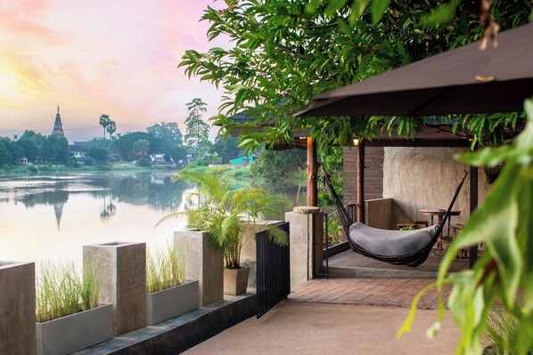 Villa, elveutsikt | Oppholdsområde