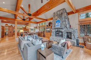 TV, fireplace, DVD player, offices