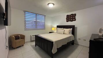 2 makuuhuonetta, silitysrauta/-lauta, ilmainen Wi-Fi, vuodevaatteet