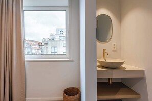 Dusch, hÄrtork och handdukar