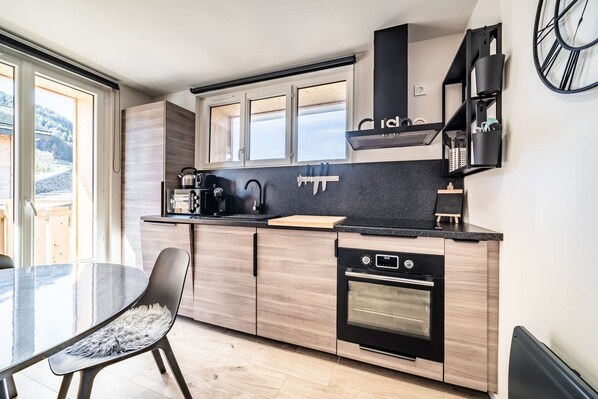 Fridge, microwave, oven, dishwasher