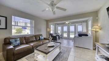 Smart-TV, Tischtennisplatte