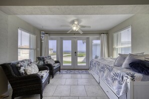 2 bedrooms, desk, iron/ironing board, free WiFi