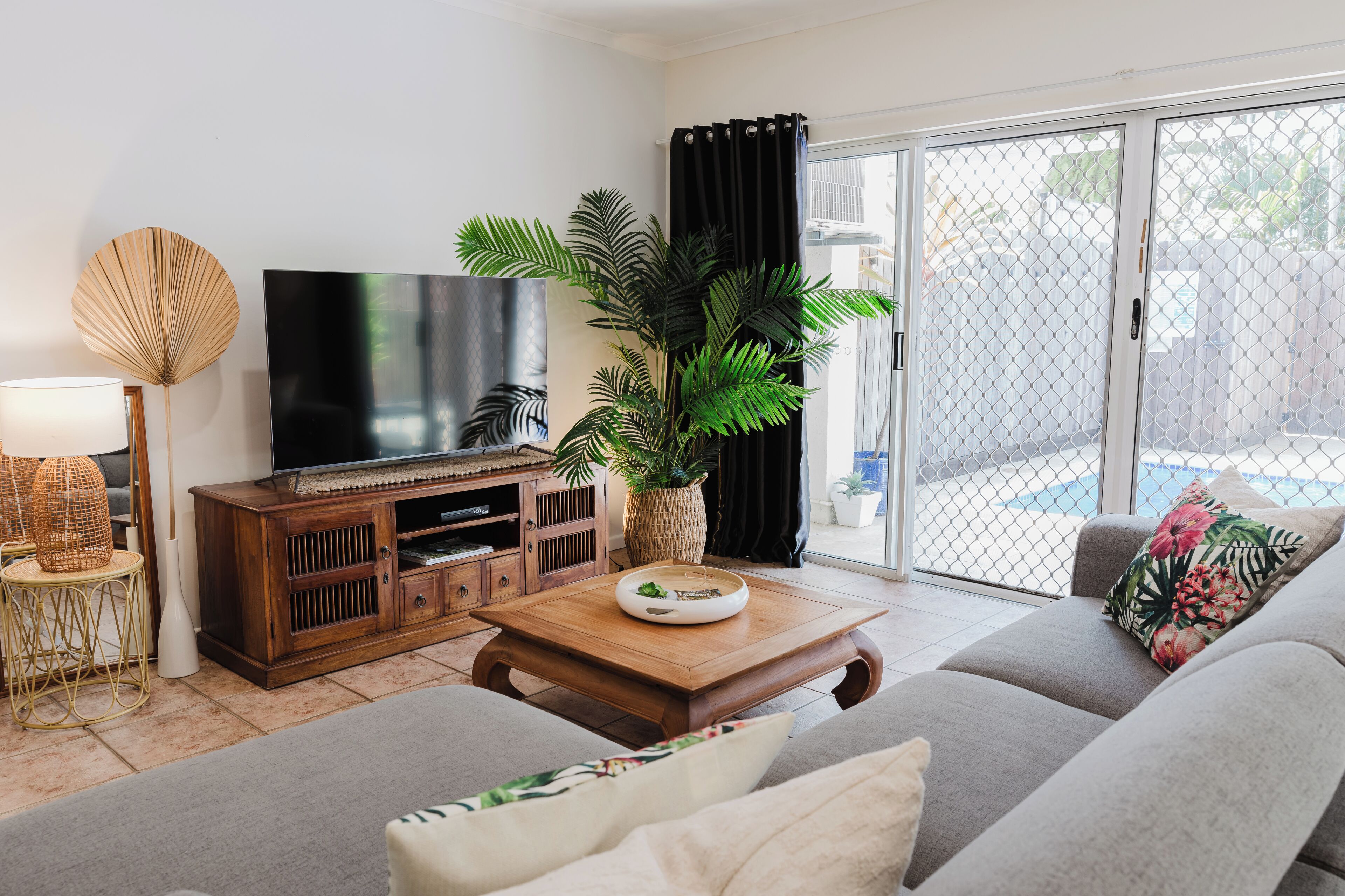 Escape To Your Private Tropical Oasis! 2 Bedroom/2 Bathroom, Private Pool! - Cairns