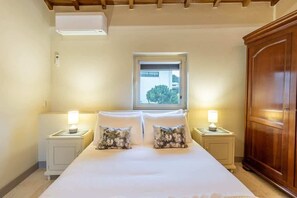 8 chambres, bureau, fer et planche à repasser, Wi-Fi