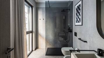 Signature-studio | Kylpyhuone | Suihku, hiustenkuivaaja, tohvelit, pyyhkeet