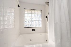 Hair dryer - OBX 4BR Oceanfront Cottage (Kill Devil Hills)