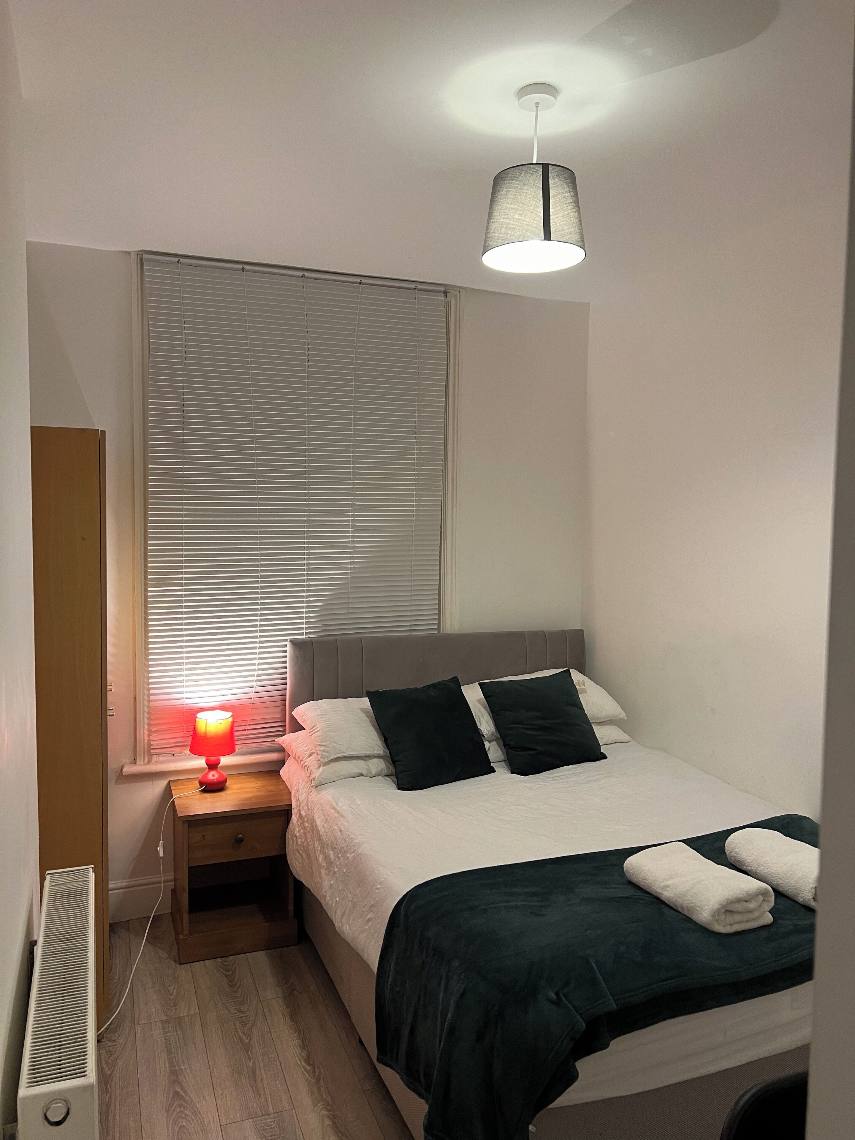 Comfort-Doppelzimmer, Gartenblick | Schreibtisch, laptopgeeigneter Arbeitsplatz, schallisolierte Zimmer