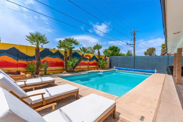 Pool - *NEW* Tempe Family Pool Oasis - 4BR + Pool Table (Tempe)