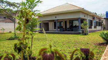 Façana frontal de l'allotjament