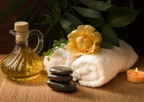 غرف معالجة الأزواج، علاج بالارتداد اللاإرادي، جلسات تدليك