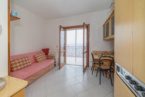 TV - Bright and Panoramic Two-Room Apartment (Letojanni)