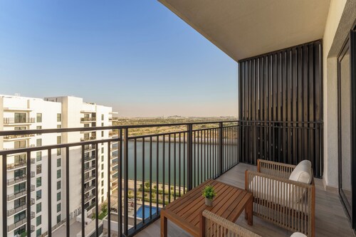 Maison Privee - Exquisite Living with Scenic Canal Vws on Yas Island