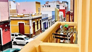 Departamento, 2 habitaciones, balcón, vista a la ciudad | Balcón