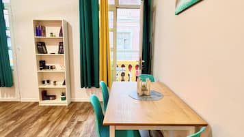 Apartamento, 2 habitaciones, balcón, vistas a la ciudad | Interior