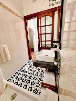 Apartment, 2 Bedrooms, Balcony, City View | Bathroom - Cozy Refuge La Isleta (Las Palmas de Gran Canaria)