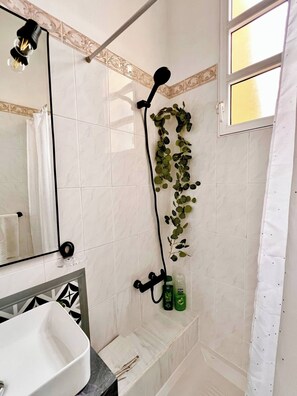 Apartment, 2 Bedrooms, Balcony, City View | Bathroom - Cozy Refuge La Isleta (Las Palmas de Gran Canaria)