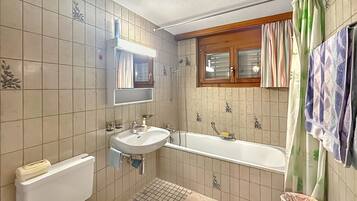 Dusche, Haartrockner, HandtĂŒcher