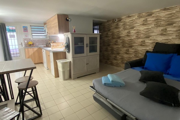 1 quarto, berço de viagem, Wi-Fi de cortesia, roupa de cama