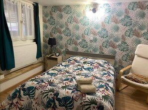 1 bedroom, travel crib, free WiFi, bed sheets
