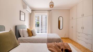 3 slaapkamers, een bureau, een strijkplank/strijkijzer, gratis wifi