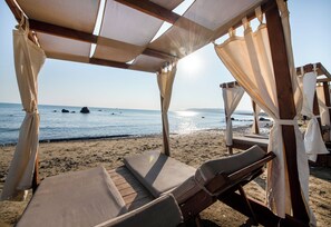 Beach nearby, white sand - Mare Village Hotel (Apokoronas)