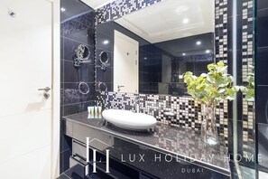 Bathroom - LUX The Bays Edge Canal View Suite (Dubai)