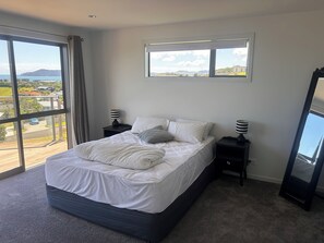 4 slaapkamers, een strijkplank/strijkijzer, wifi, beddengoed