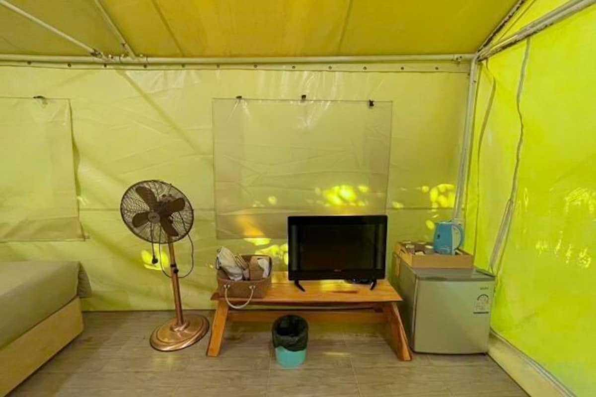 Living area | TV