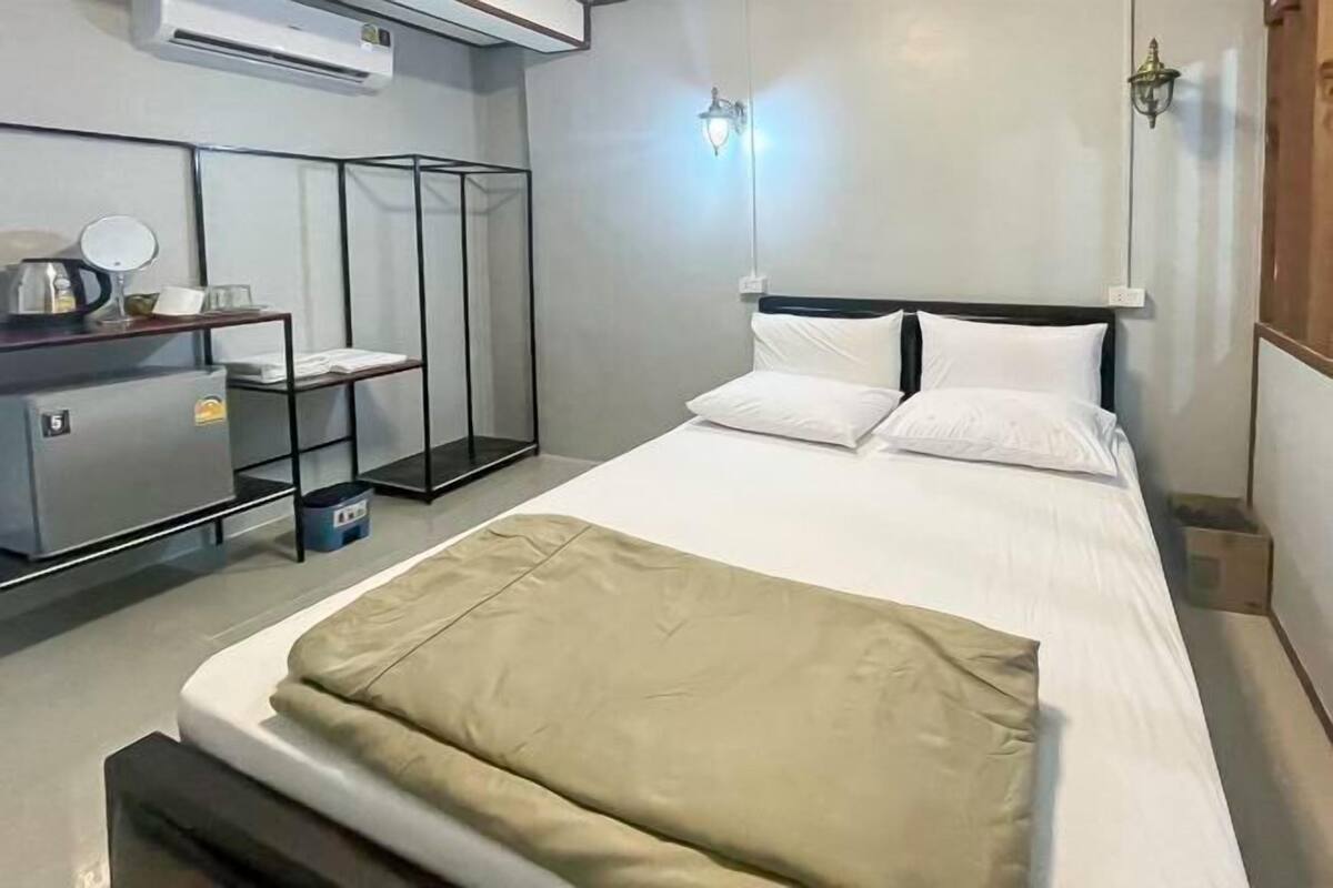 1 bedroom, desk, free WiFi