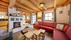 House | Living room - Spacious Detached Chalet in Holiday Village (Wald im Pinzgau)