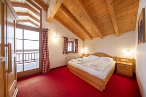5 bedrooms, bed sheets - Spacious Detached Chalet in Holiday Village (Wald im Pinzgau)