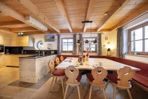 Dining - Spacious Detached Chalet in Holiday Village (Wald im Pinzgau)