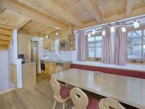 Chalet | Dining - Spacious Mountain Chalet in Wald im Pinzgau (Wald im Pinzgau)