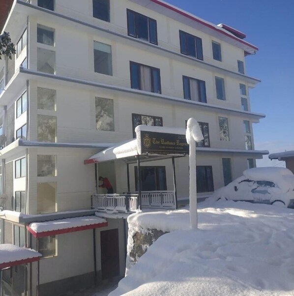 Fachada de la propiedad