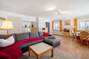 TV, DVD player - Holiday Home 'Hofgut Dürrenbühl' with Wi-Fi (Grafenhausen)