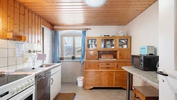 KylskÄp, mikrovÄgsugn, ugn och spishÀll