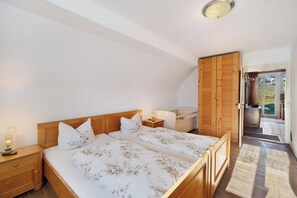 2 bedrooms, free WiFi, bed sheets - Holiday Home 'Hofgut Dürrenbühl' with Wi-Fi (Grafenhausen)