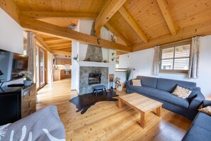 Casa | Zona de estar | Una chimenea